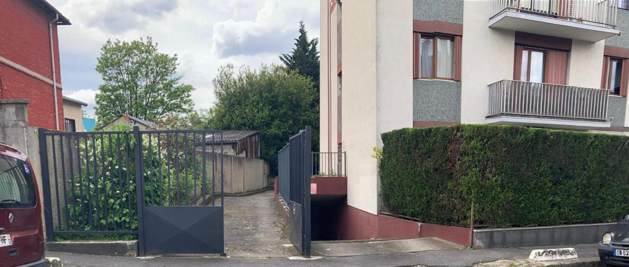 Entier Proche De Paris * Rosny-sous-Bois